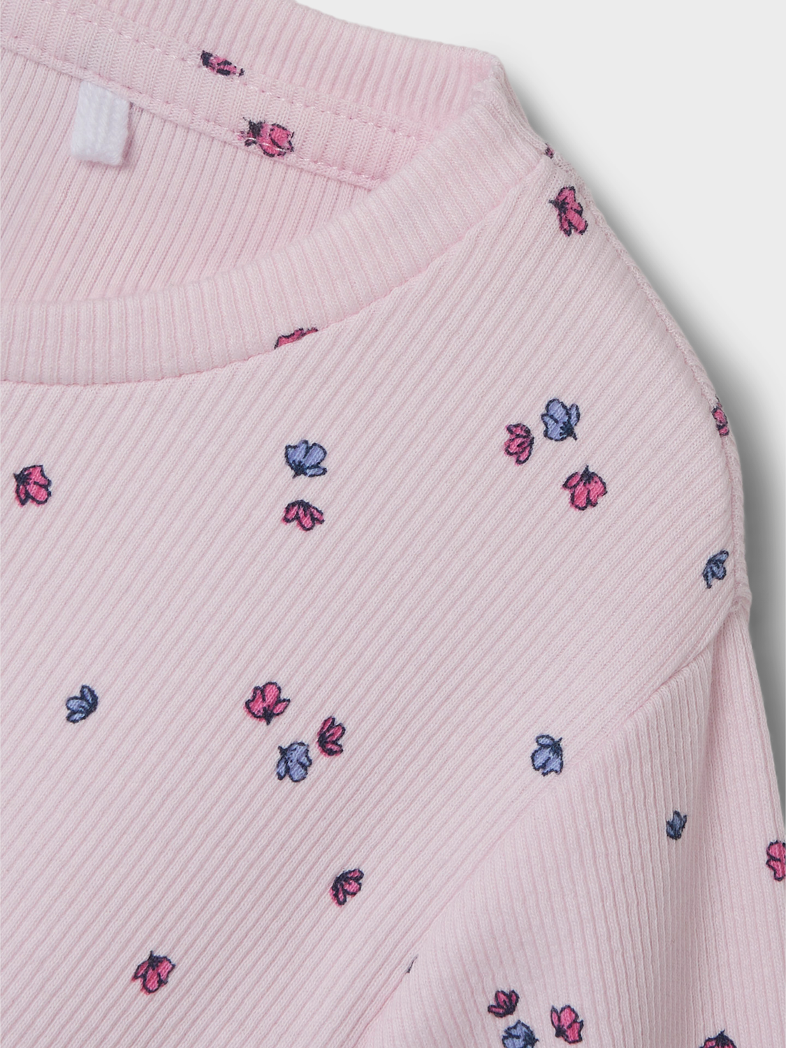 model_shot-front_full